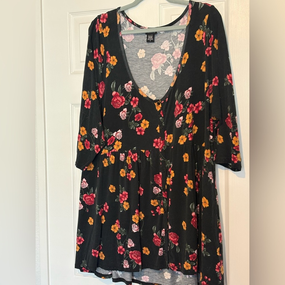 Torrid Black Floral V-Neck Tunic